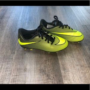 Nike Bravato ll Soccer Cleats size 13